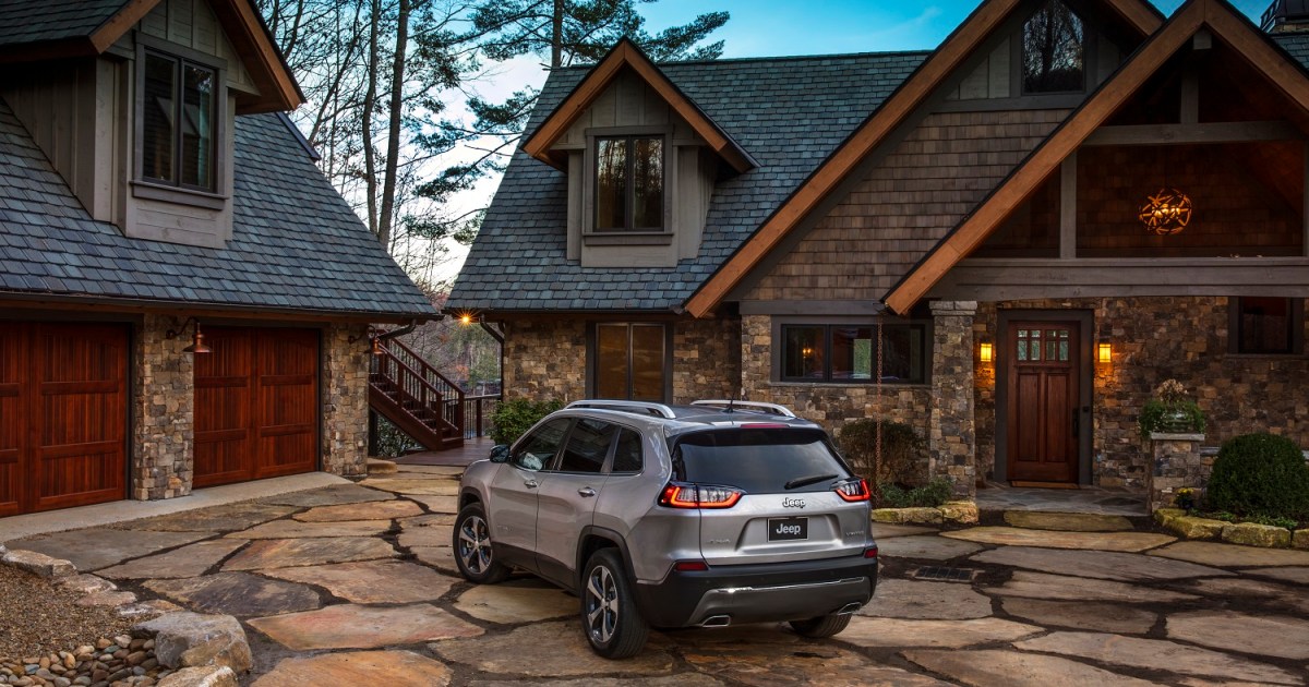 Is a replacement for the Jeep Cherokee planned for 2025?