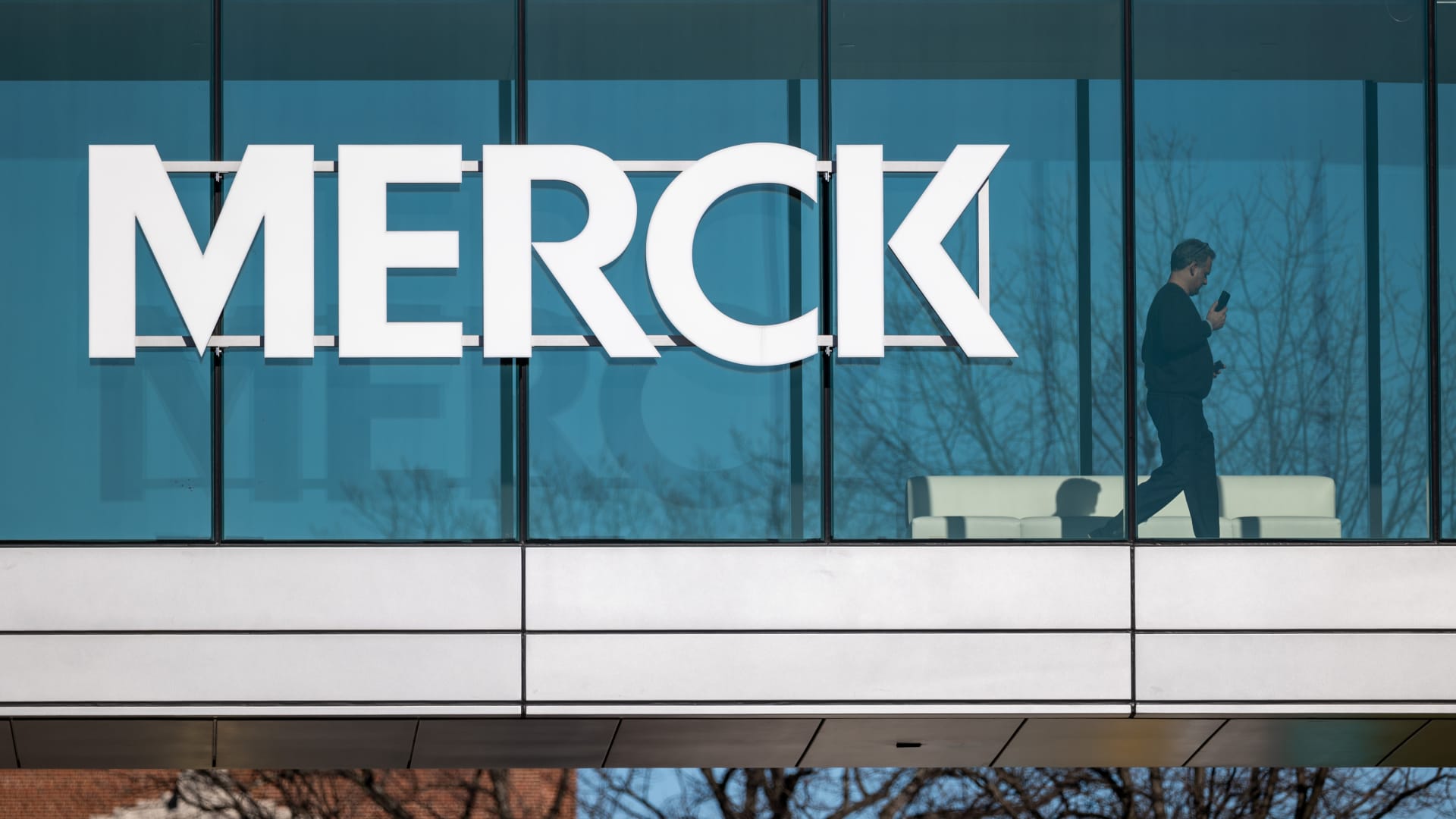 Merck signs licensing agreement for weight loss pills with Hansoh Pharma