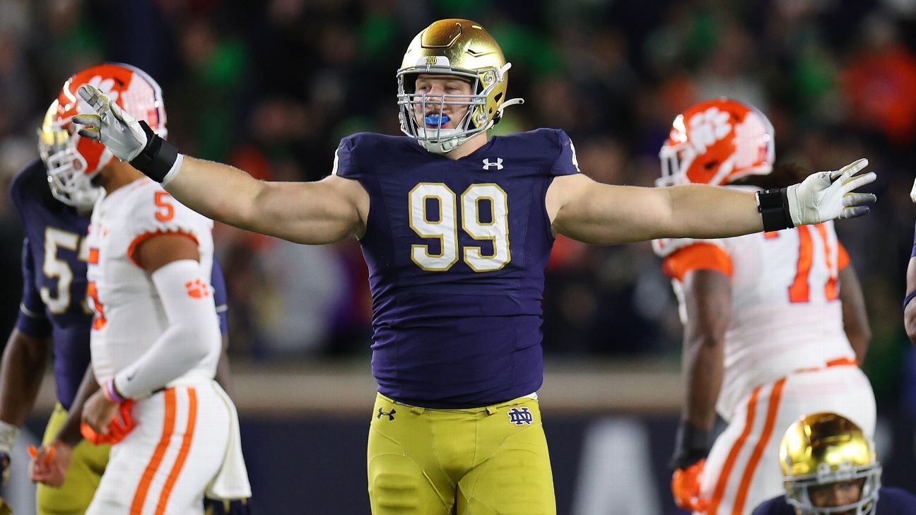 Notre Dame star lineman Rylie Mills is out of the CFP with a knee injury
