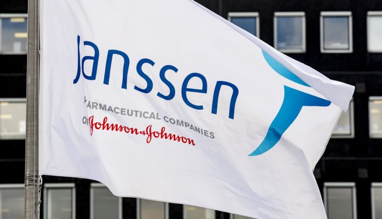 J&J says lung cancer drugs Rybrevant and Lazcluze extend survival

