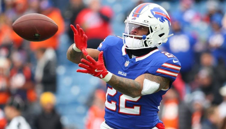Ray Davis gets the Bills down the field with a 1-yard touchdown rush

