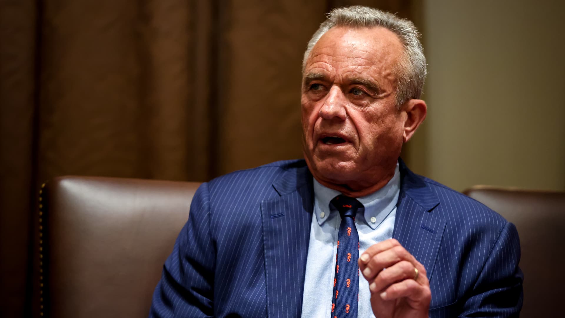 RFK Jr. Plant 10,000 HHS -JOBKURZENTUREN