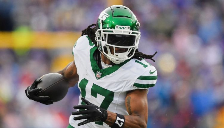 2025 NFL Free Agency: Experts debate the best signs, trades

