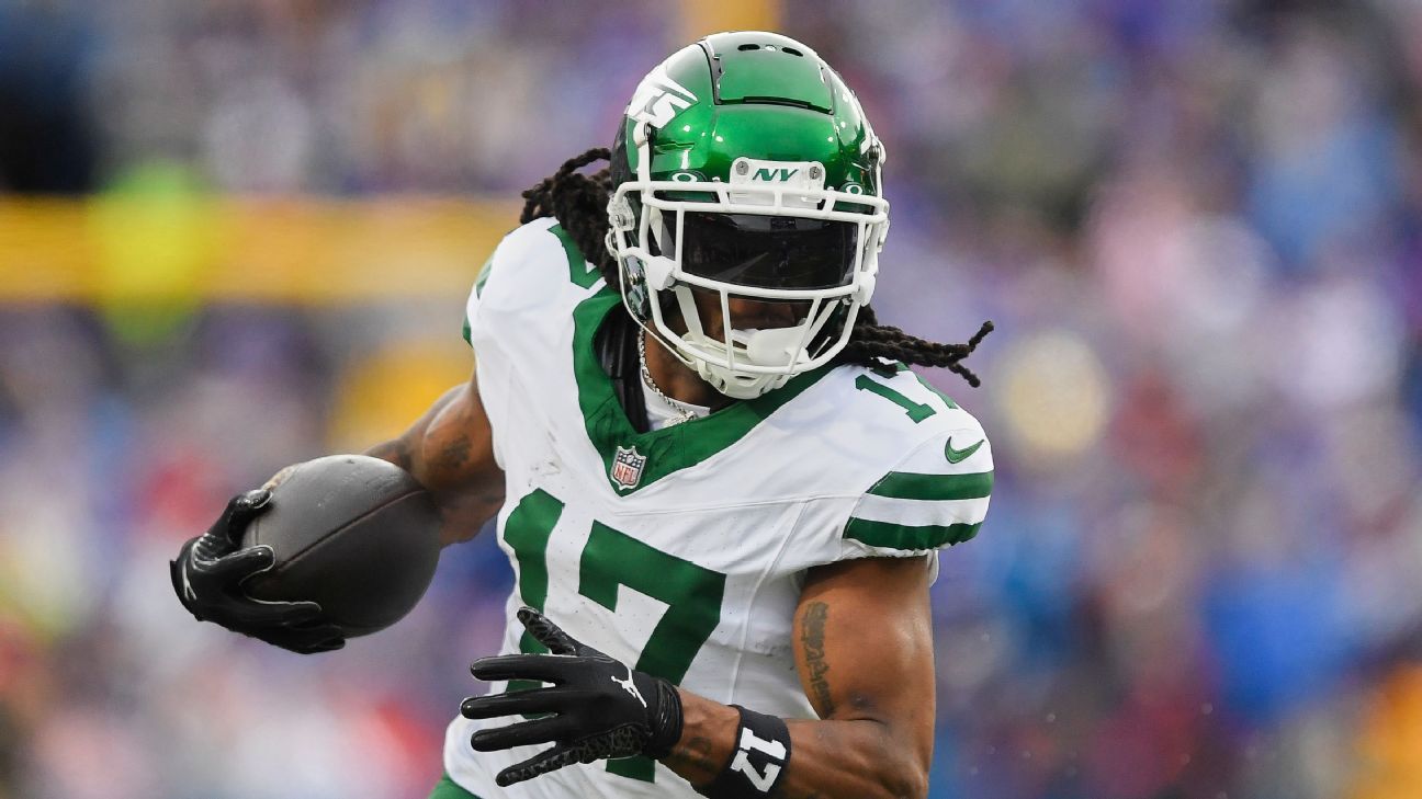 2025 NFL Free Agency: Experts debate the best signs, trades