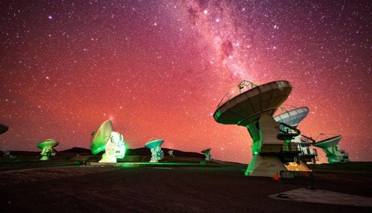 The Atacama Large Millimeter Array in Chile tracked emissions from molecules in the Central Molecular Zone of the Milky Way. Credit NSF/AUI/NRAO/B. Foott