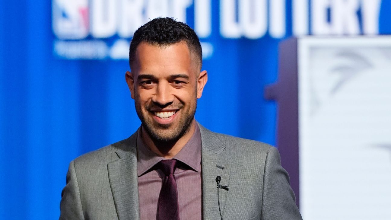 Hawks promote Onsi Saleh to GM after firing Landry Fields