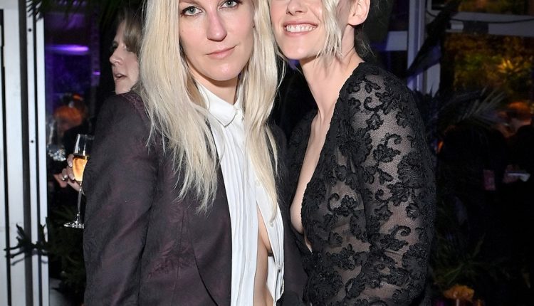 Kristen Stewart marries Dylan Meyer

