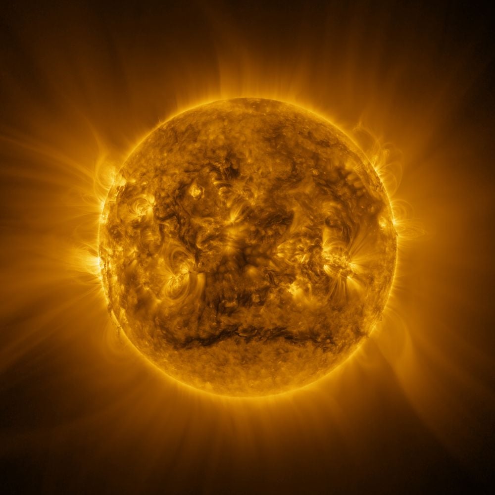 solar_orbiter_s_widest_high-res_view_of_the_sun-(1).jpg