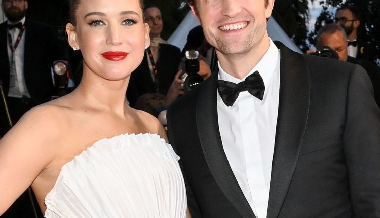 Jennifer Lawrence, Robert Pattinson about sex scenes in, my love

