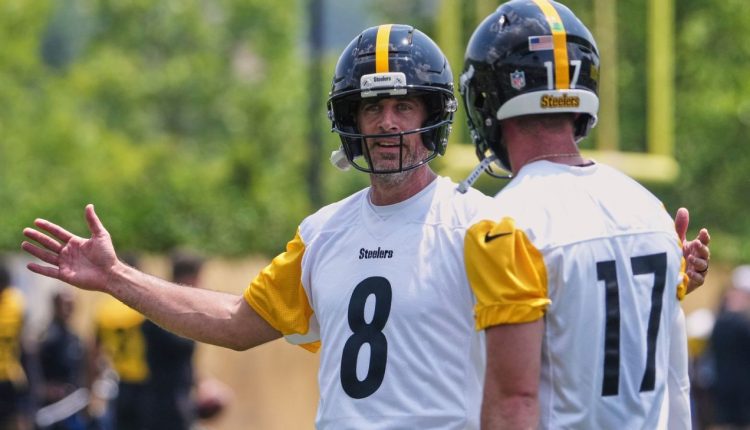 How was Aaron Rodgers' Stahler met in the first week?

