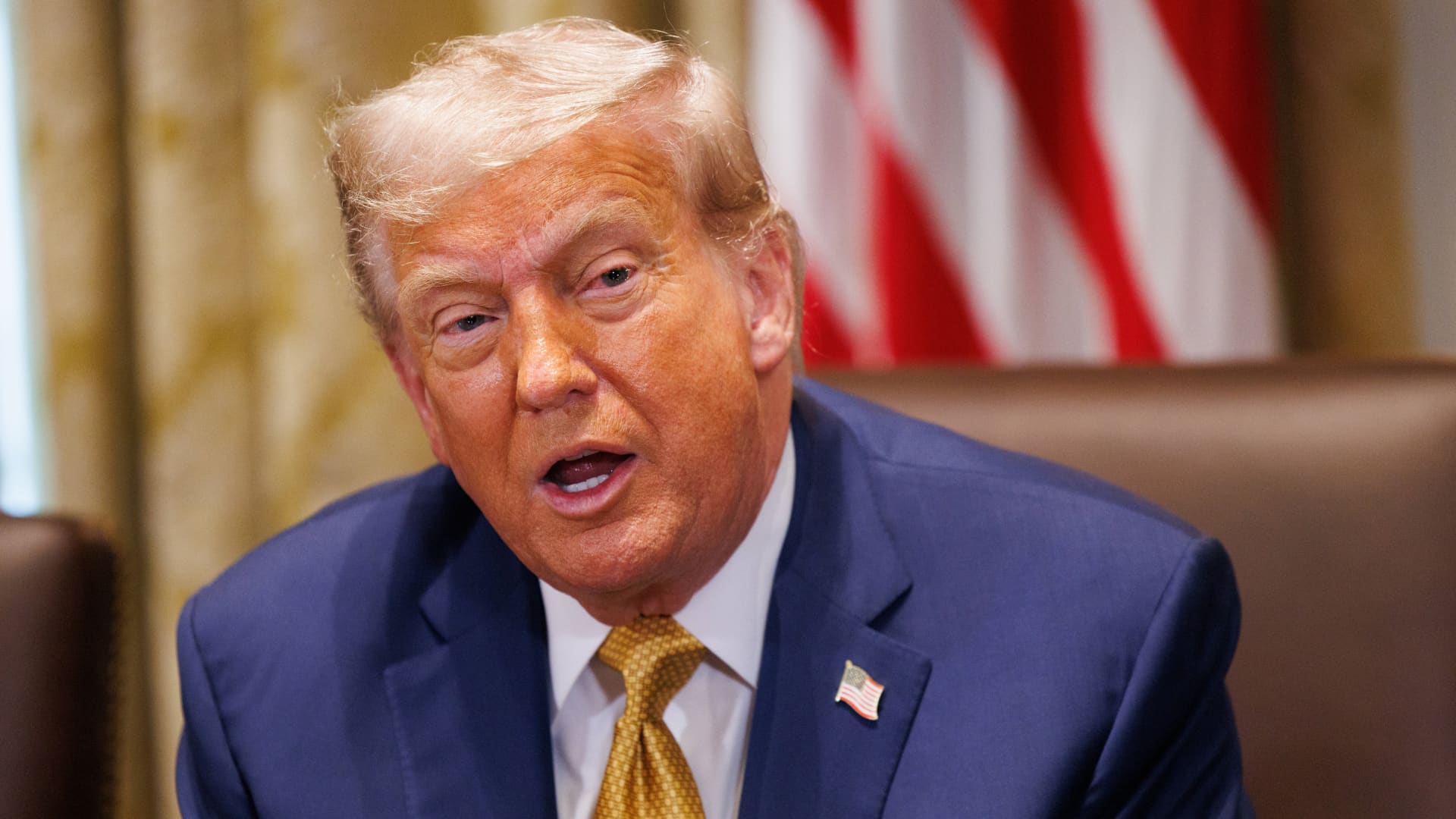 Trump threatens pharmaceutical tariffs of 200%